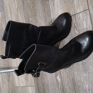 Kelsi Dagger black leather ankle booties. Size 6